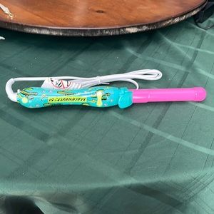 New in box BEACHWAVER® B1 NEON DESERT ROTATING CURLING IRON